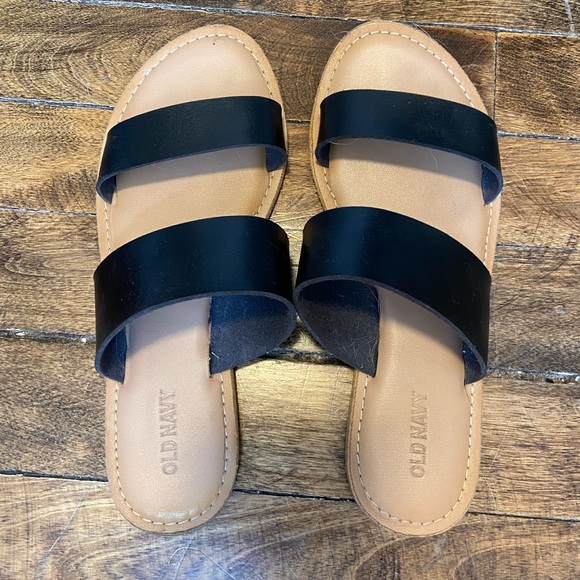 Old navy sandals - Picture 3 of 3